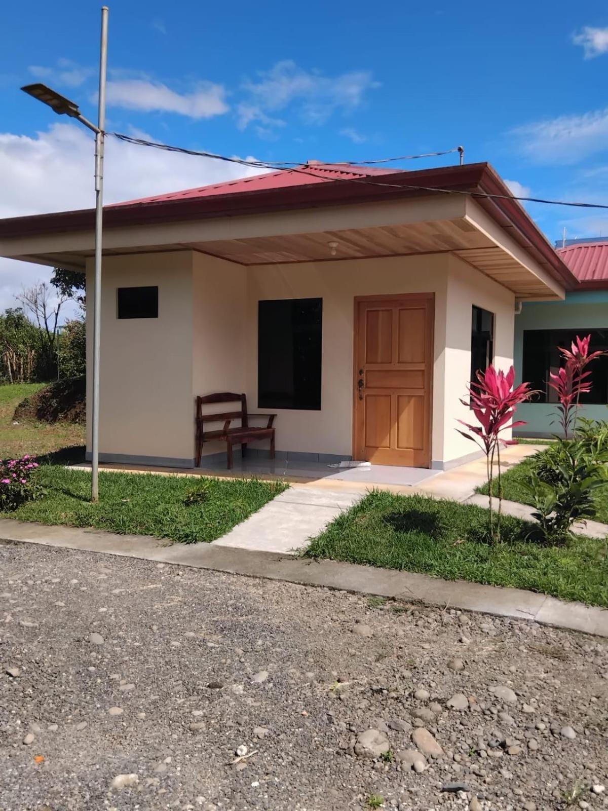 Cabinas El Pilon Rio Celeste Exterior foto